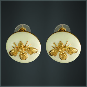 Button Bee Enamel Earrings cream