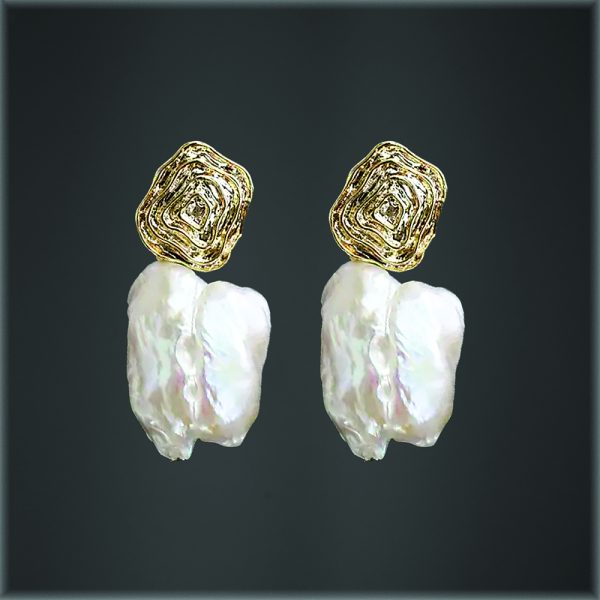 Chunky FW Pearl EarringsChunky FW Pearl Earrings